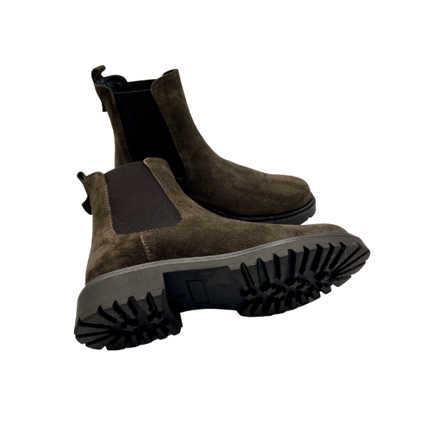 Chelsea boots