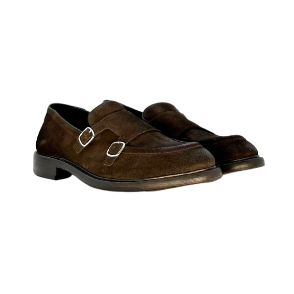 Scarpa artigianale doppia fibbia in camoscio lavato