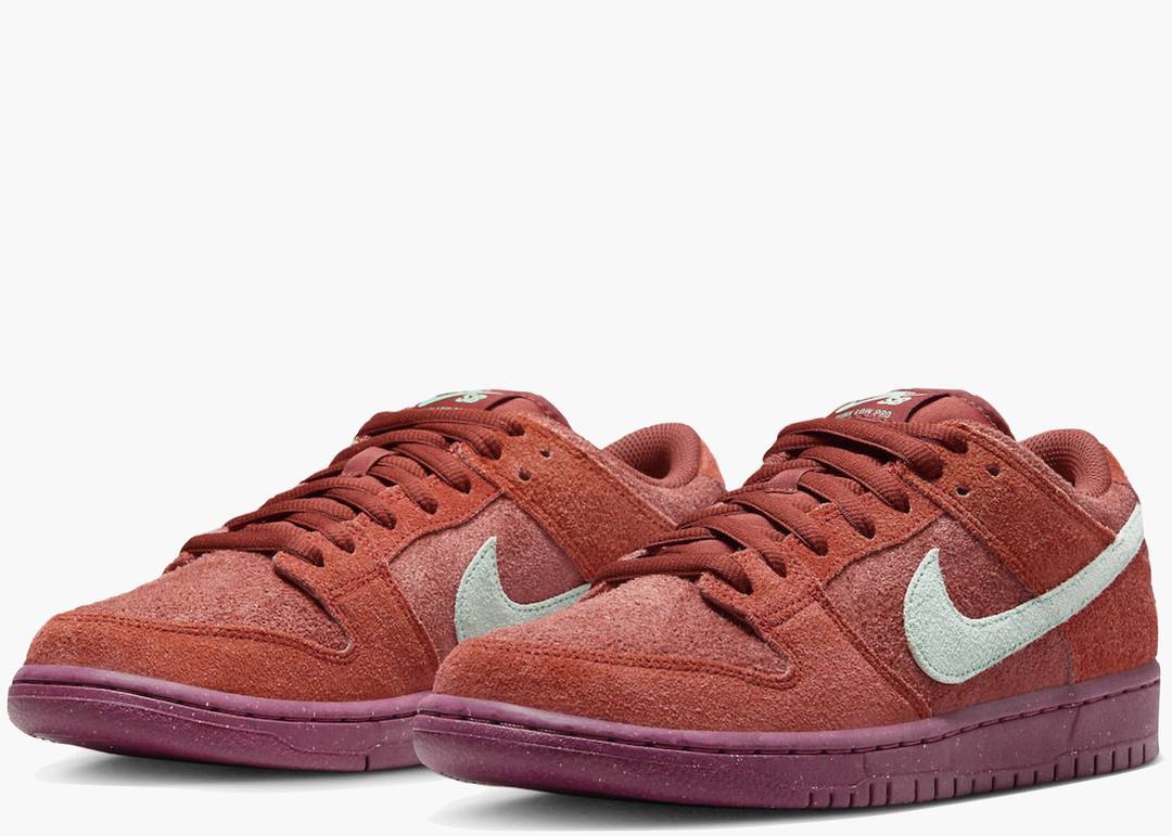 Nike SB Dunk Low Mystic Red