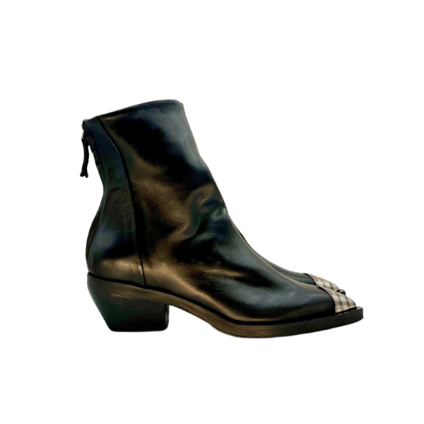 Stivaletto con puntale