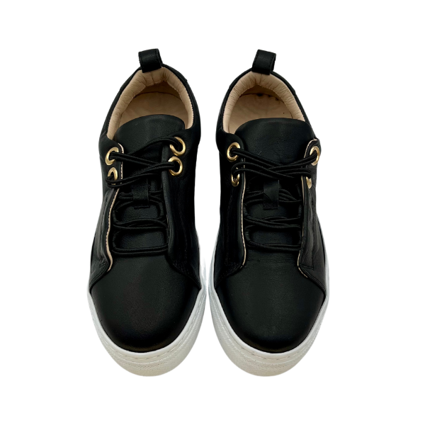 Sneakers doppio fondo con lacci nascosti