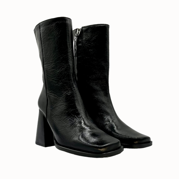 Stivaletto in naplack con tacco piramide 8 cm e forma quadrata
