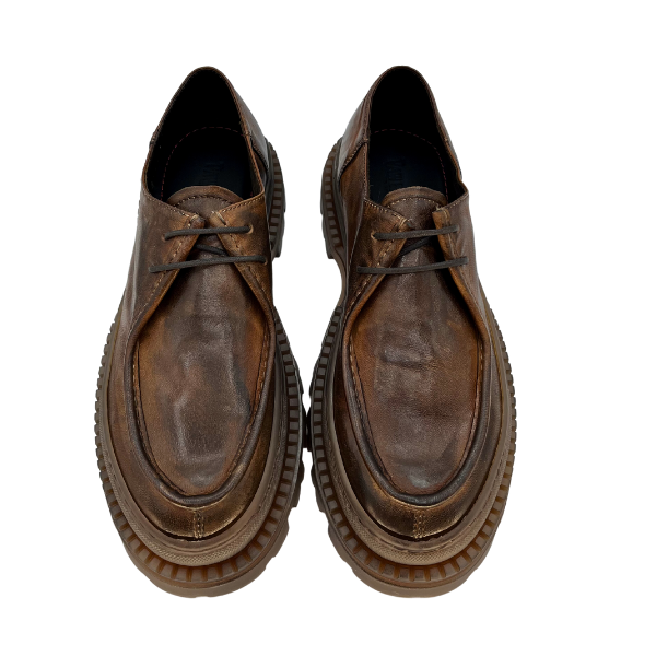 Scarpa allacciata Pawelks