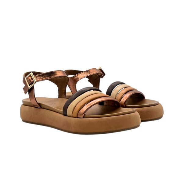 Sandalo con fascia incrociata