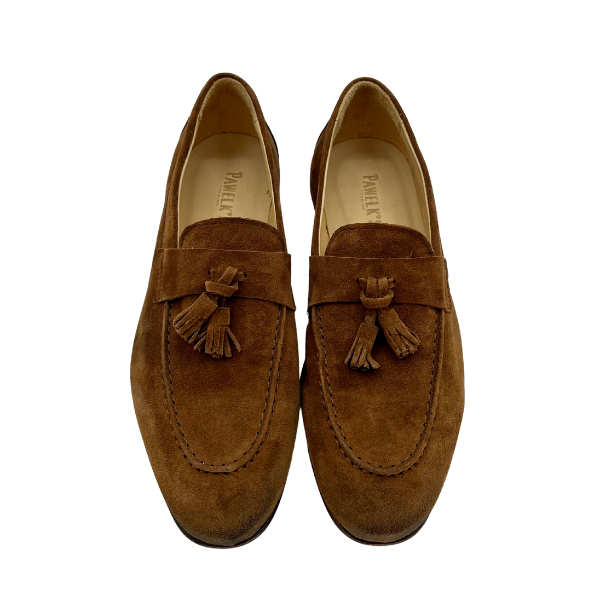 Mocassino in camoscio caramel e nappine