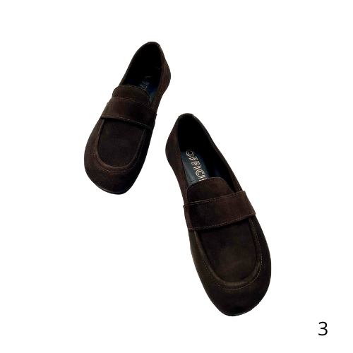 Mocassino con forma a piede