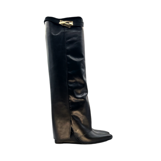 Stivale con zeppa interna