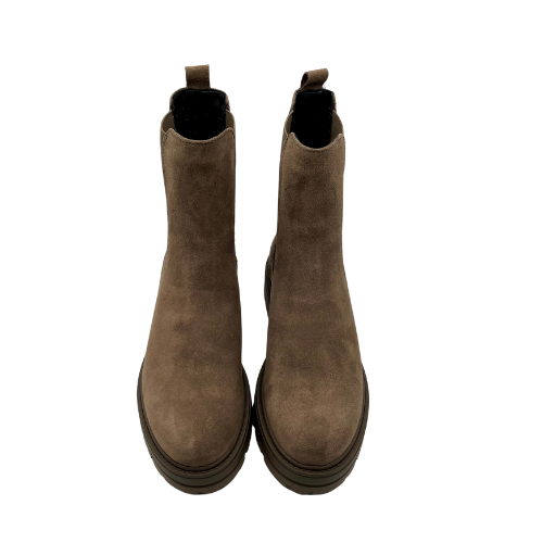 Chelsea boot