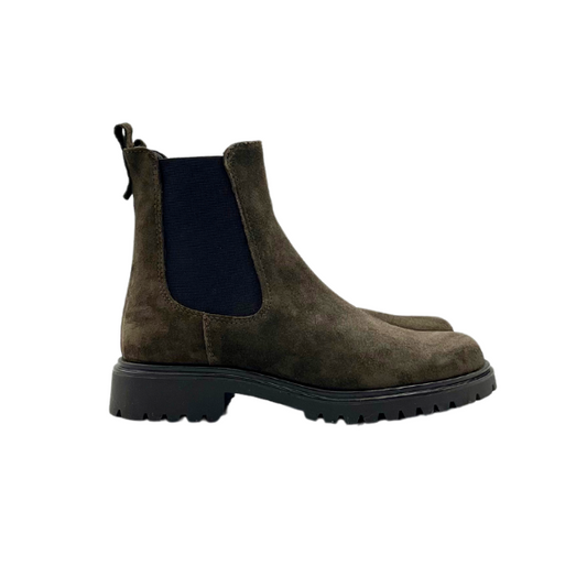 Chelsea boots