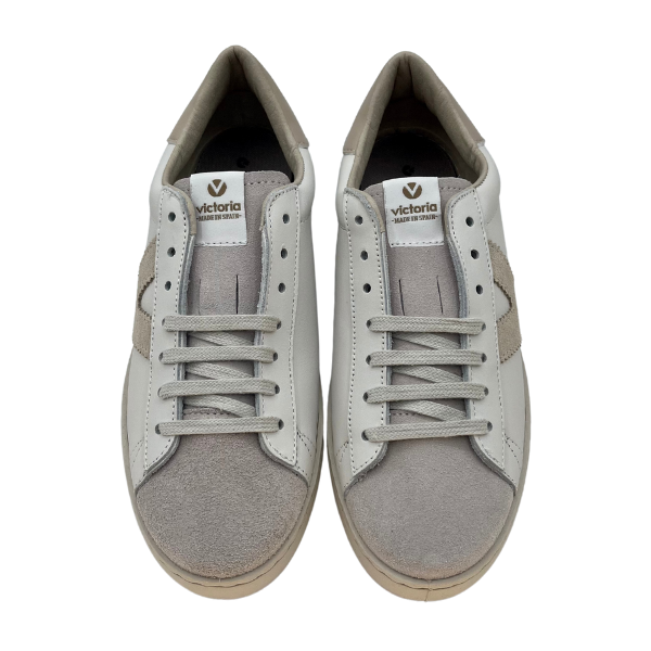 Sneakers flat V logo ghiaccio