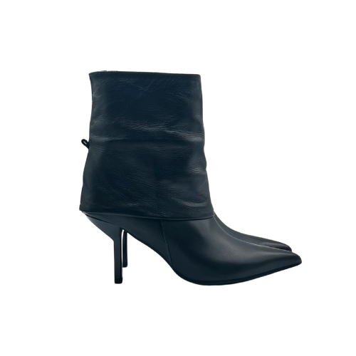 Ankle boot ad imbuto