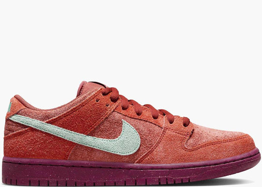 Nike SB Dunk Low Mystic Red